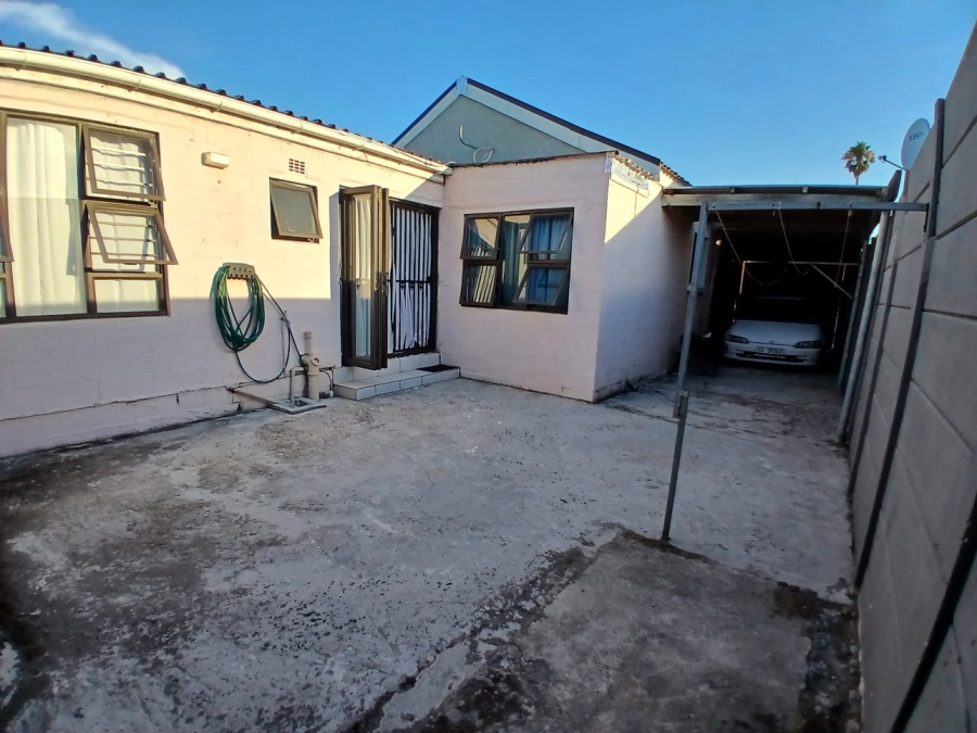 3 Bedroom Property for Sale in Silversands Western Cape